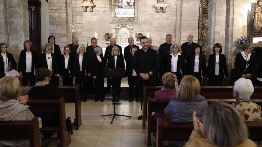 Un momento del recital, ayer, en San Nicolás.  | MARA VILLAMUZA