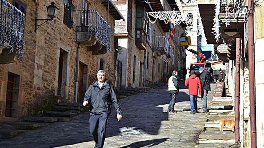 Una calle del casco histórico de Puebla de Sanabria.