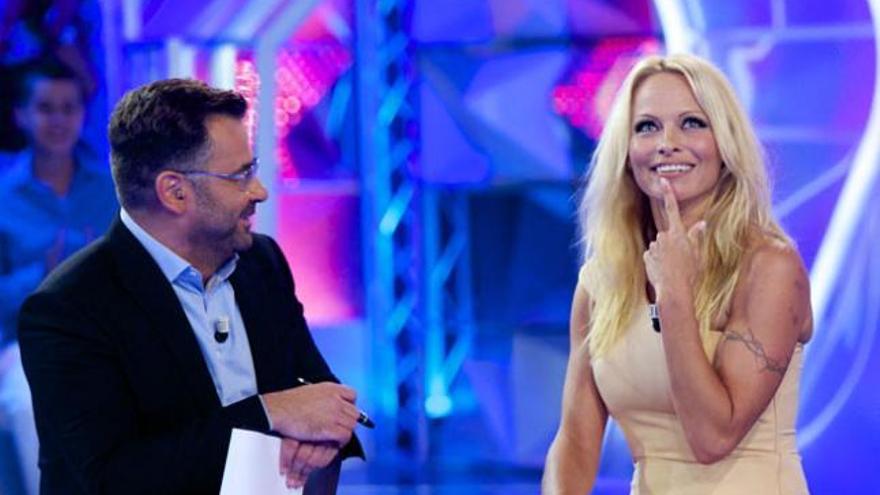 Pamela Anderson con Jorge Javier Vázquez.