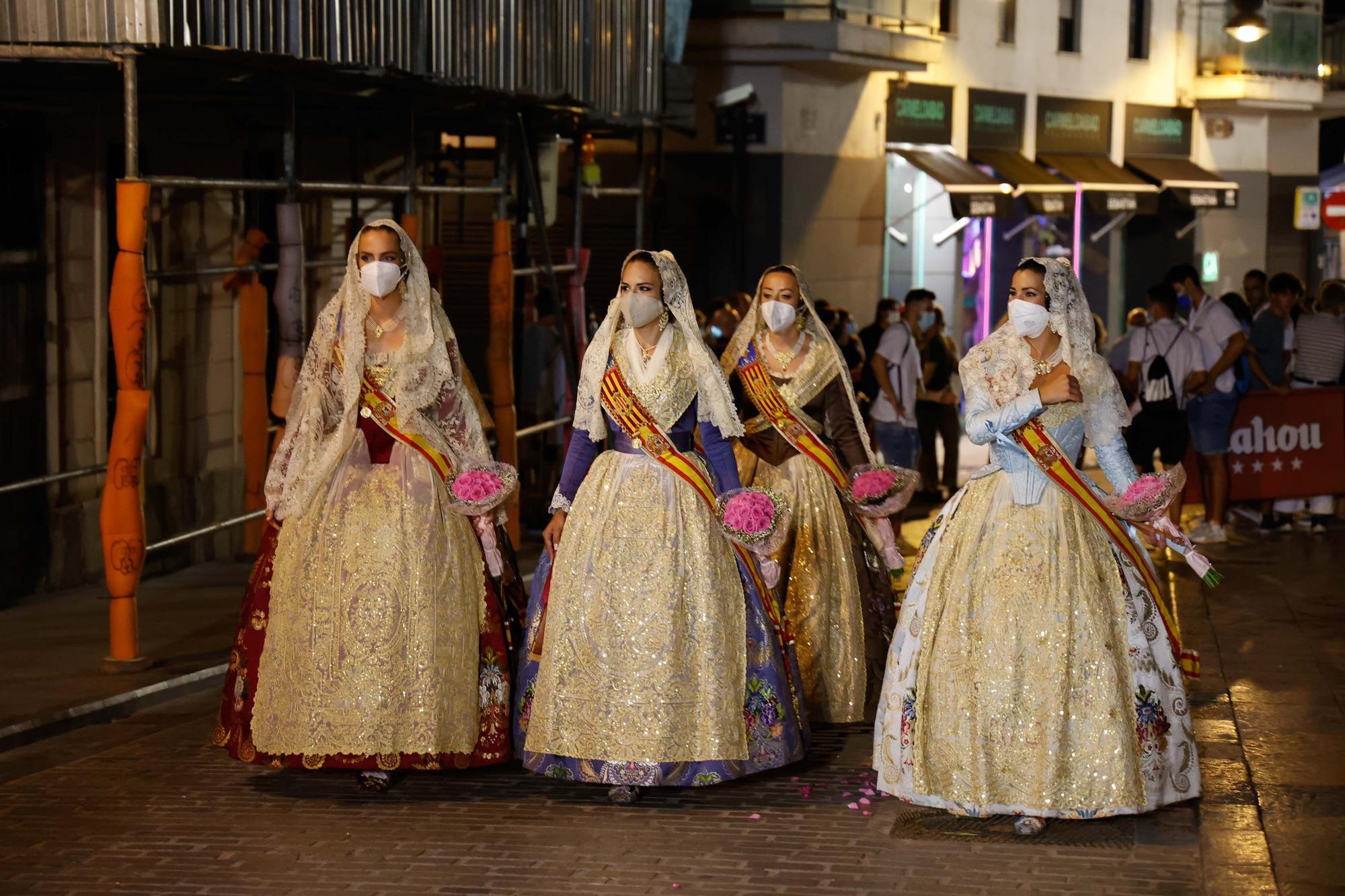 La Fallera Mayor y su Corte de Honor cierran la Ofrenda más atípica