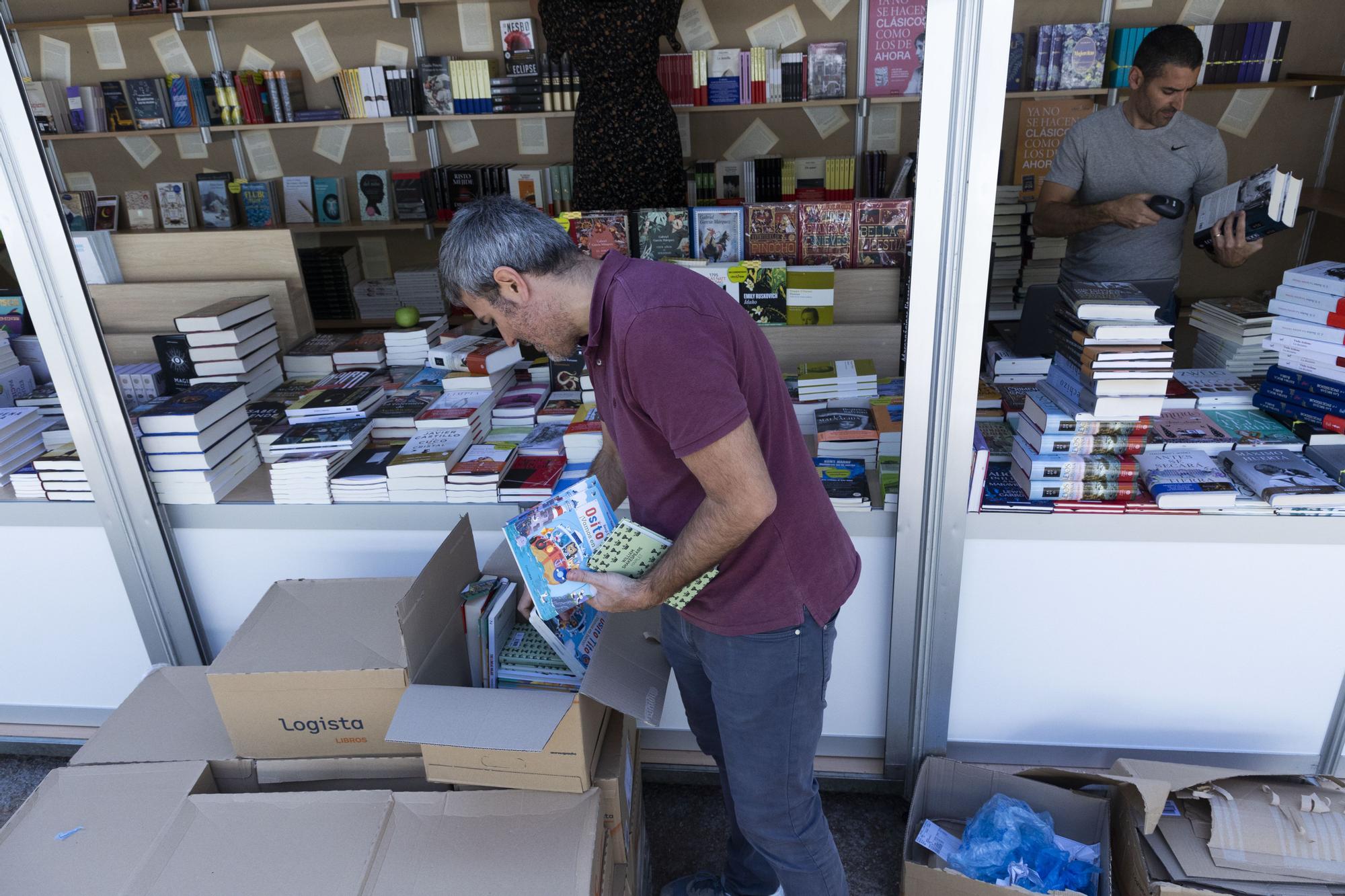 La Fira del Llibre calienta motores en los Jardines de Viveros