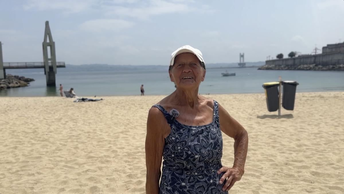 Marisol Ponte usuaria de la playa de San Amaro