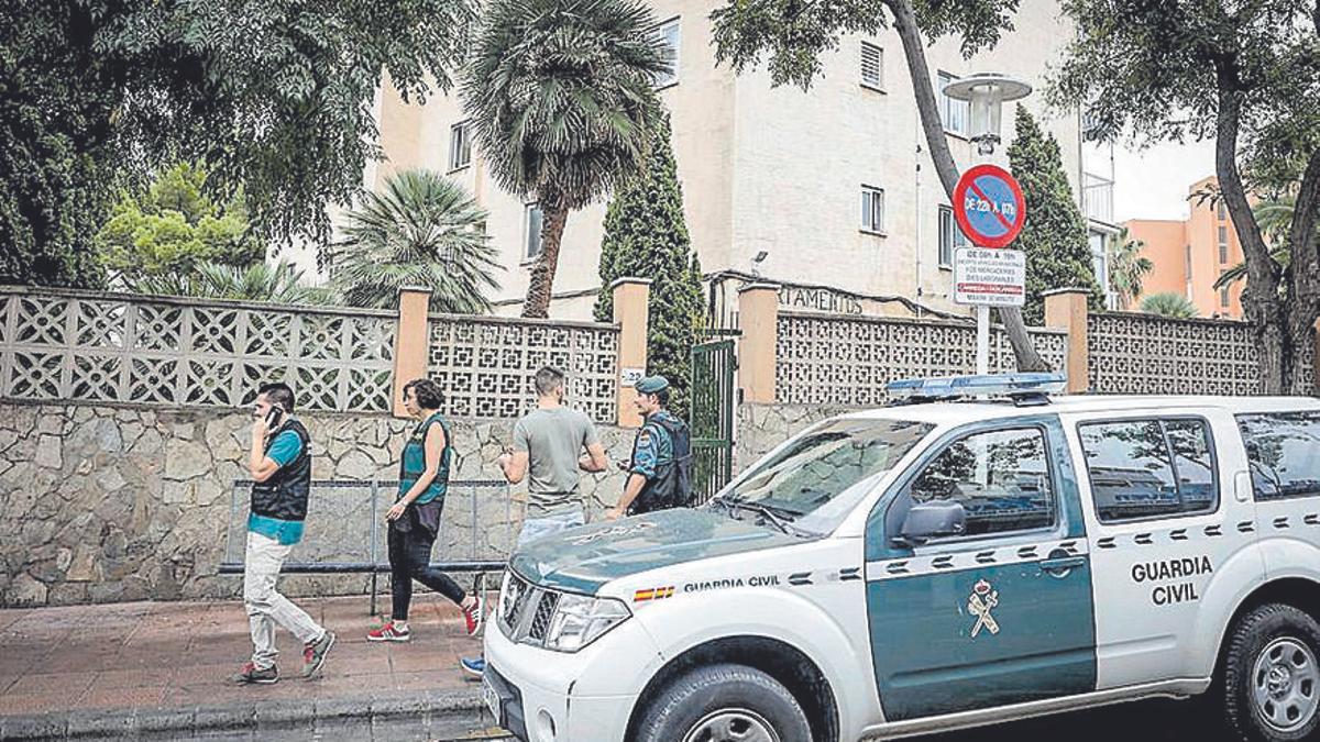 Agentes de la Guardia Civil, durante un intervención.