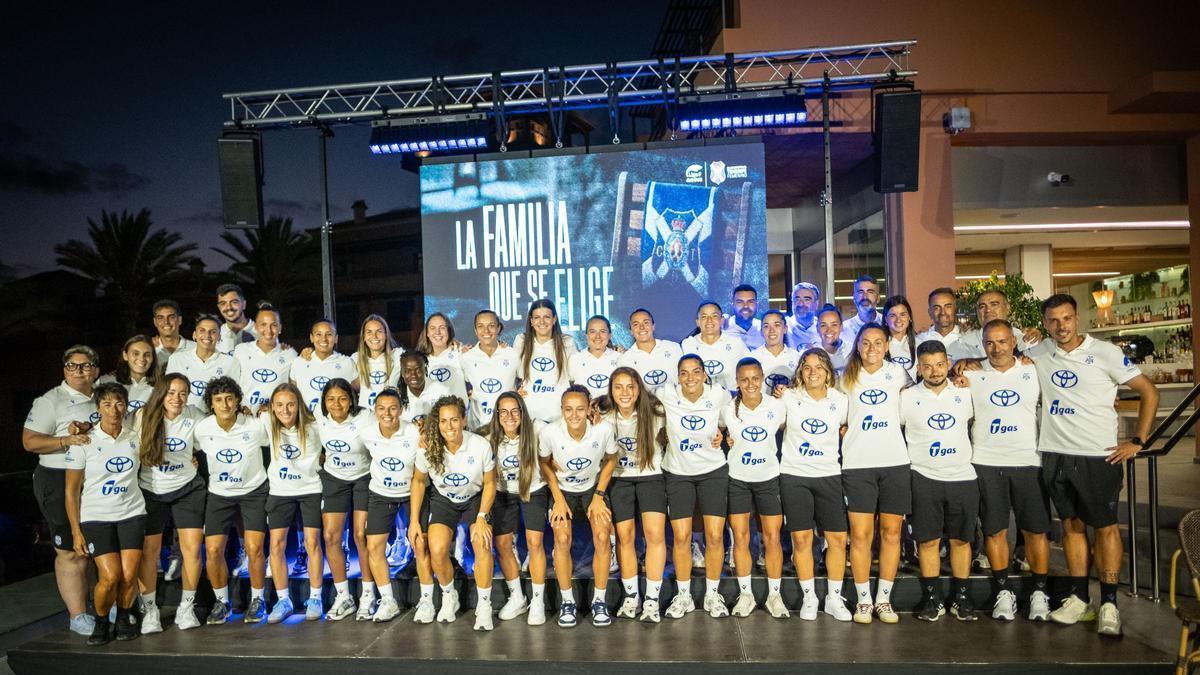 La plantilla 26/27 del Costa Adeje Tenerife.