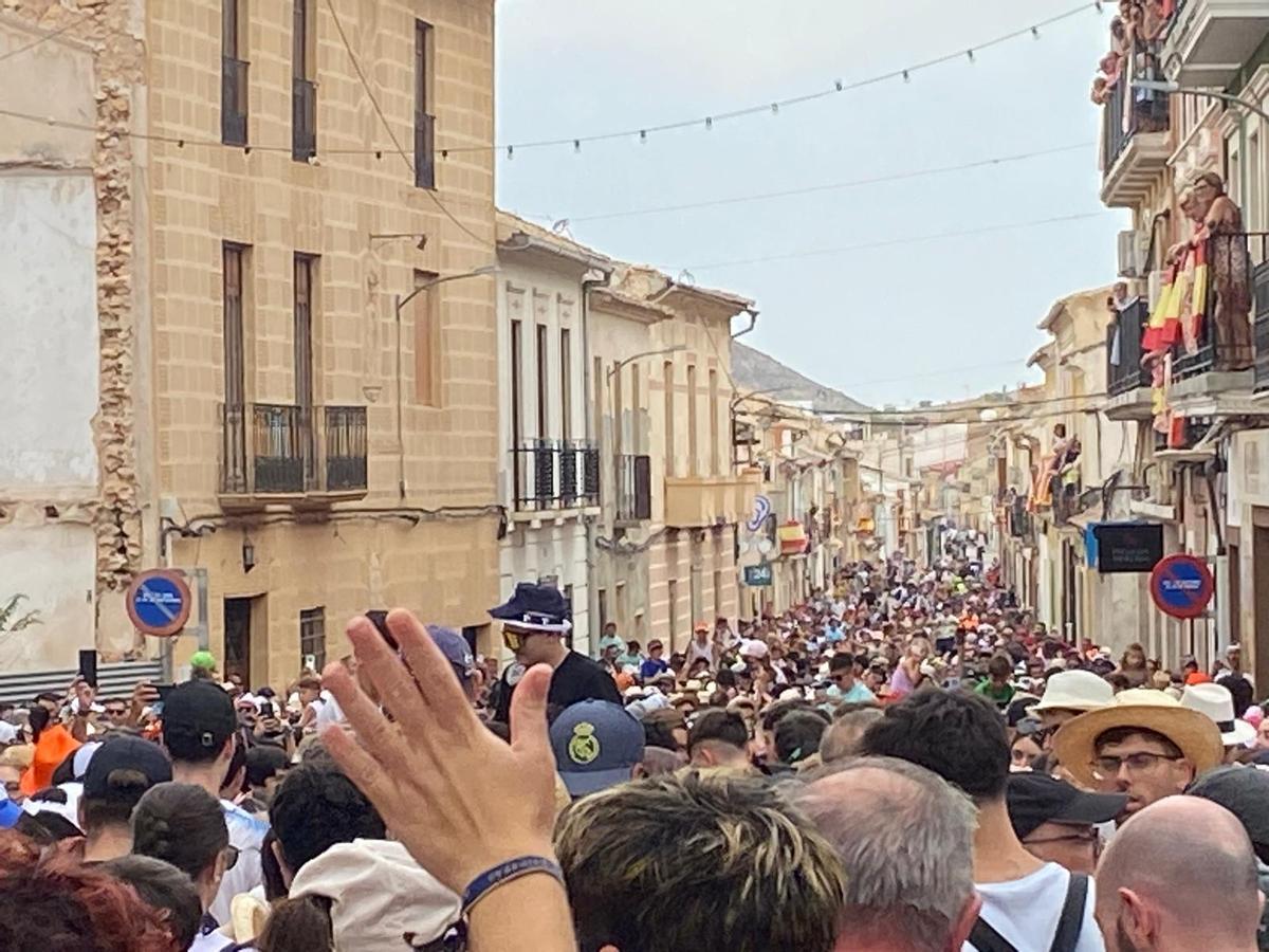 Miles de aspenses acompañan a la Virgen de las Nieves en la histórica romería de la Traída desde Hondón de las Nieves
