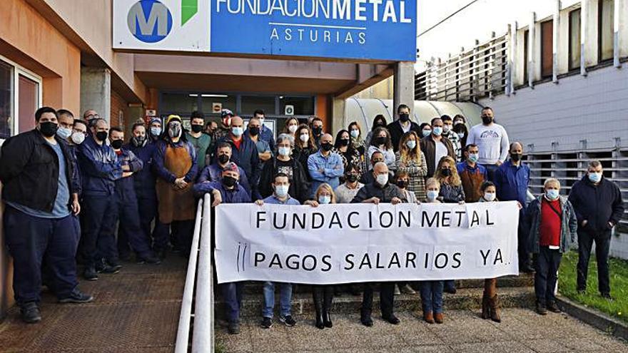 La protesta de ayer en Gijón. | Ángel González