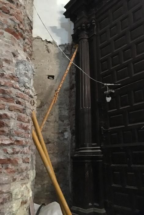 Visita a las obras del interior de la iglesia de Santiago