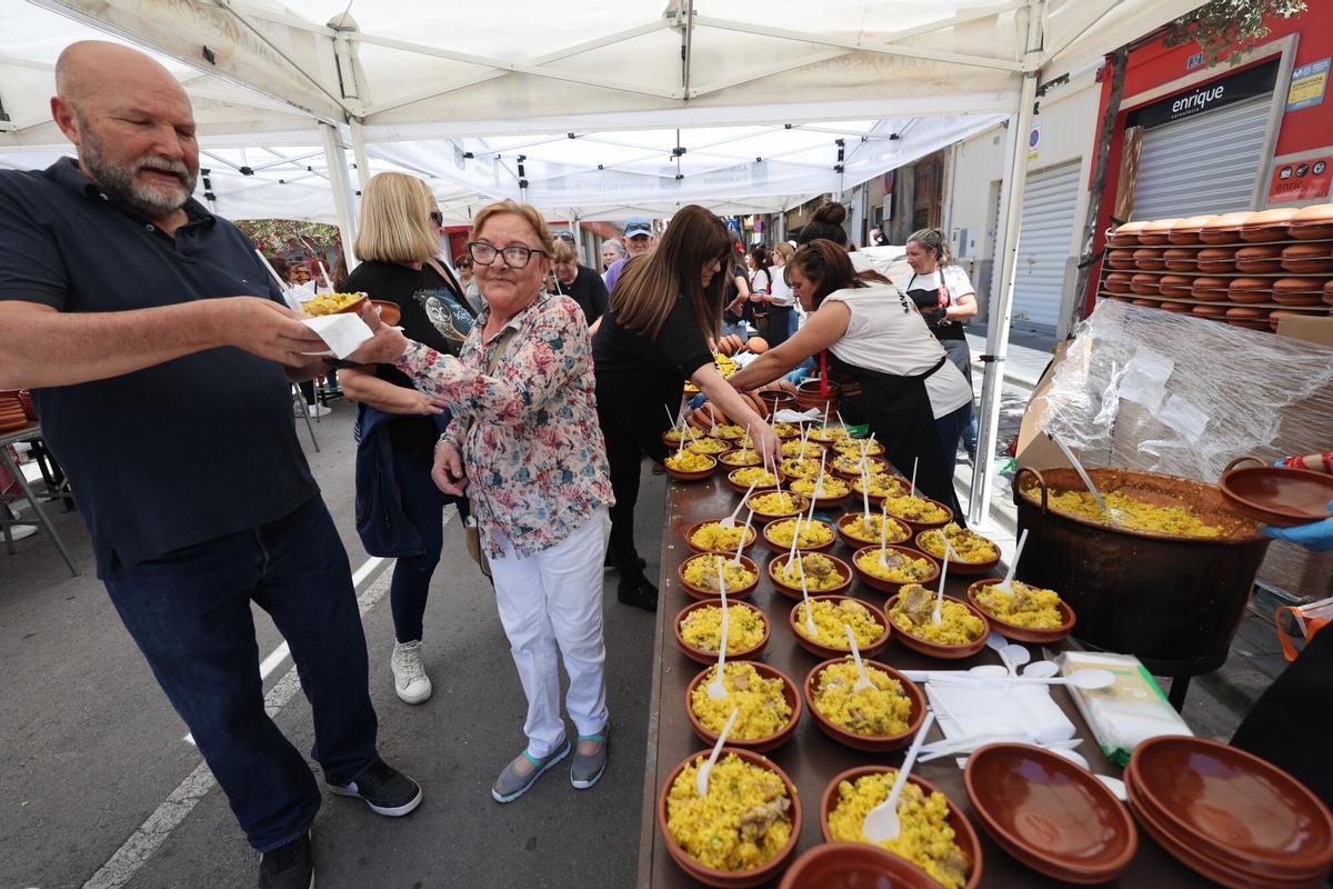 Almassora ensalza con orgullo sus raíces y tradición en el día grande de Santa Quitèria y Les Calderes Almassora ensalza con orgullo sus raíces y tradición en el día grande de Santa Quitèria y Les Calderes