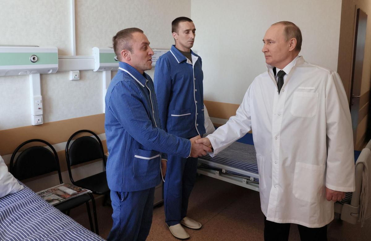 Putin visita por primera vez a militares heridos en la guerra de Ucrania