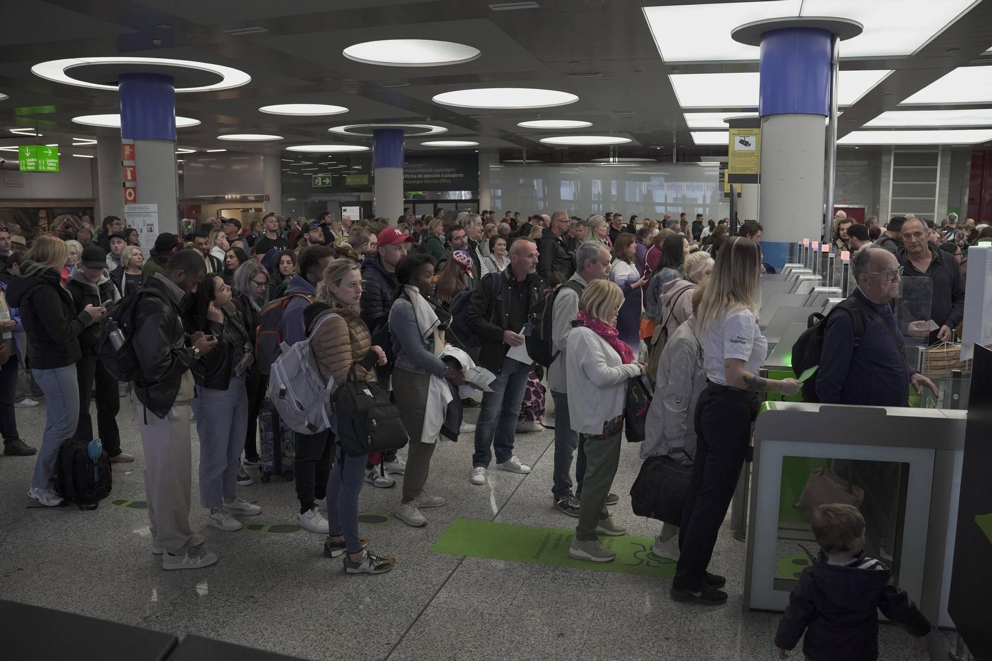 Nuevas retenciones en el control de seguridad del aeropuerto de Palma