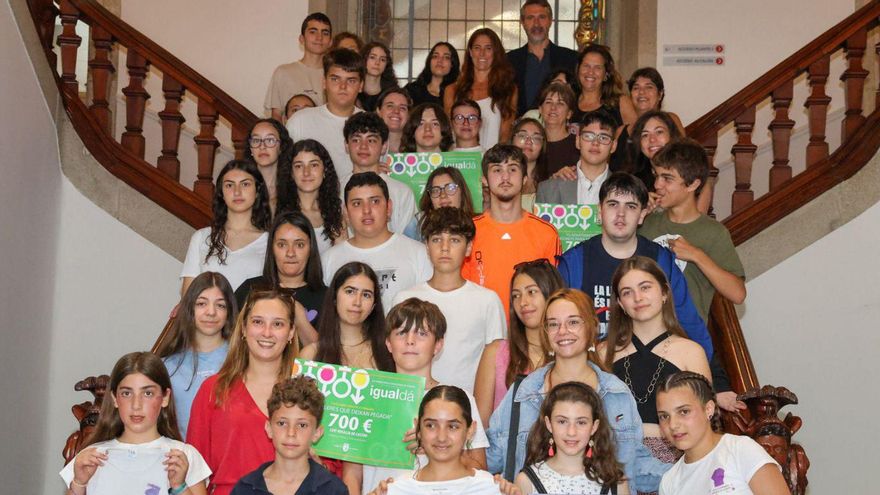 Representantes de los tres centros fueron recibidos en el Concello. | Iñaki Abella