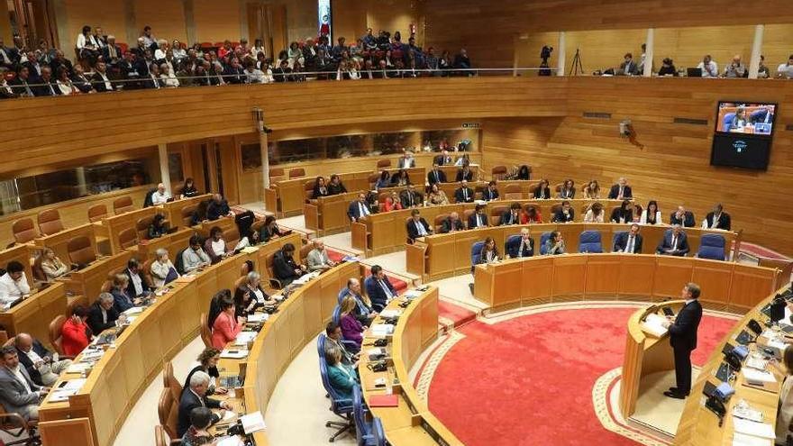 Celebración de un pleno en el Parlamento gallego.