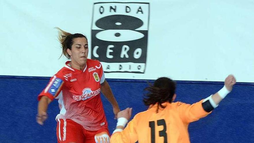 Momento del cuarto gol local ayer en A Seca. // R.Vázquez