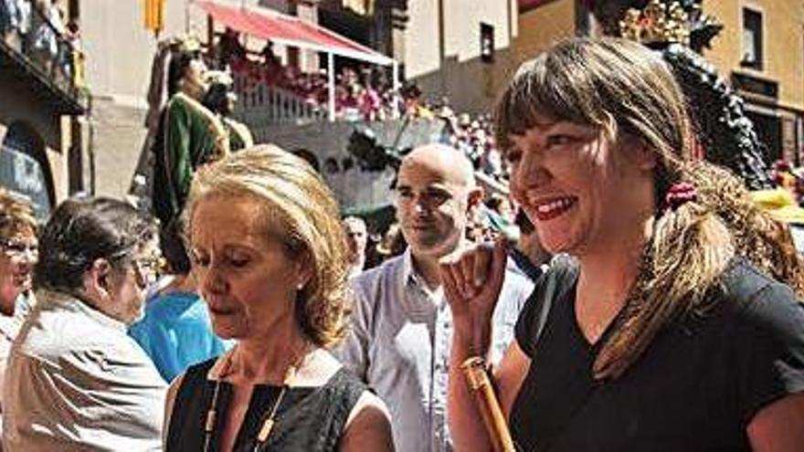 La consellera Mariàngela Vilallonga i l&#039;alcaldessa Montserrat Venturós, en la darrera Patum de Lluïment