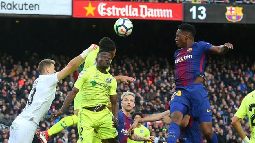 El juego aéreo, uno de los puntos fuertes de Yerry Mina.