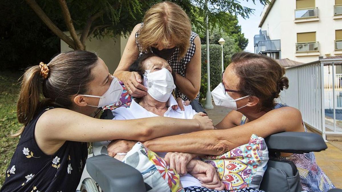 La Fundació La Caixa amplia el seu programa d’atenció a persones grans