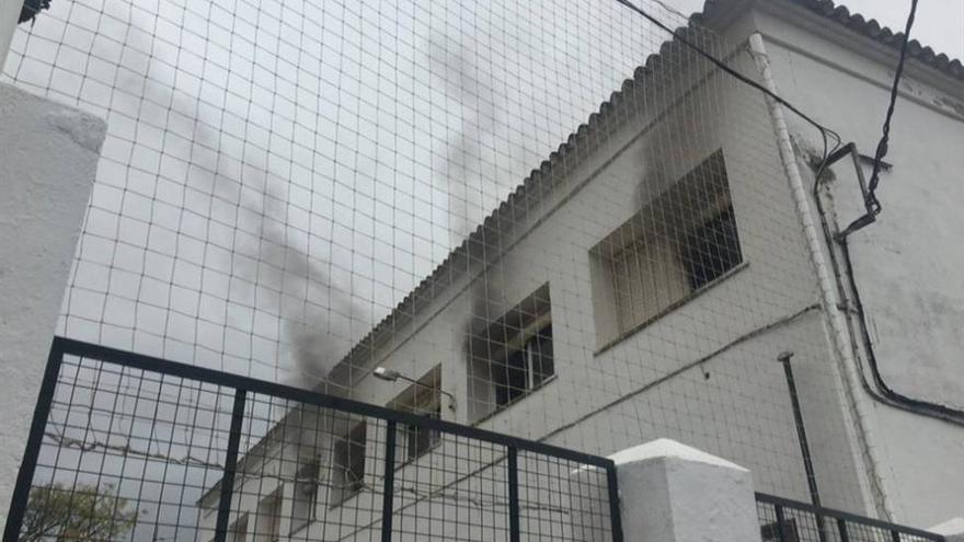 Inhabilitan un aula de infantil por un incendio