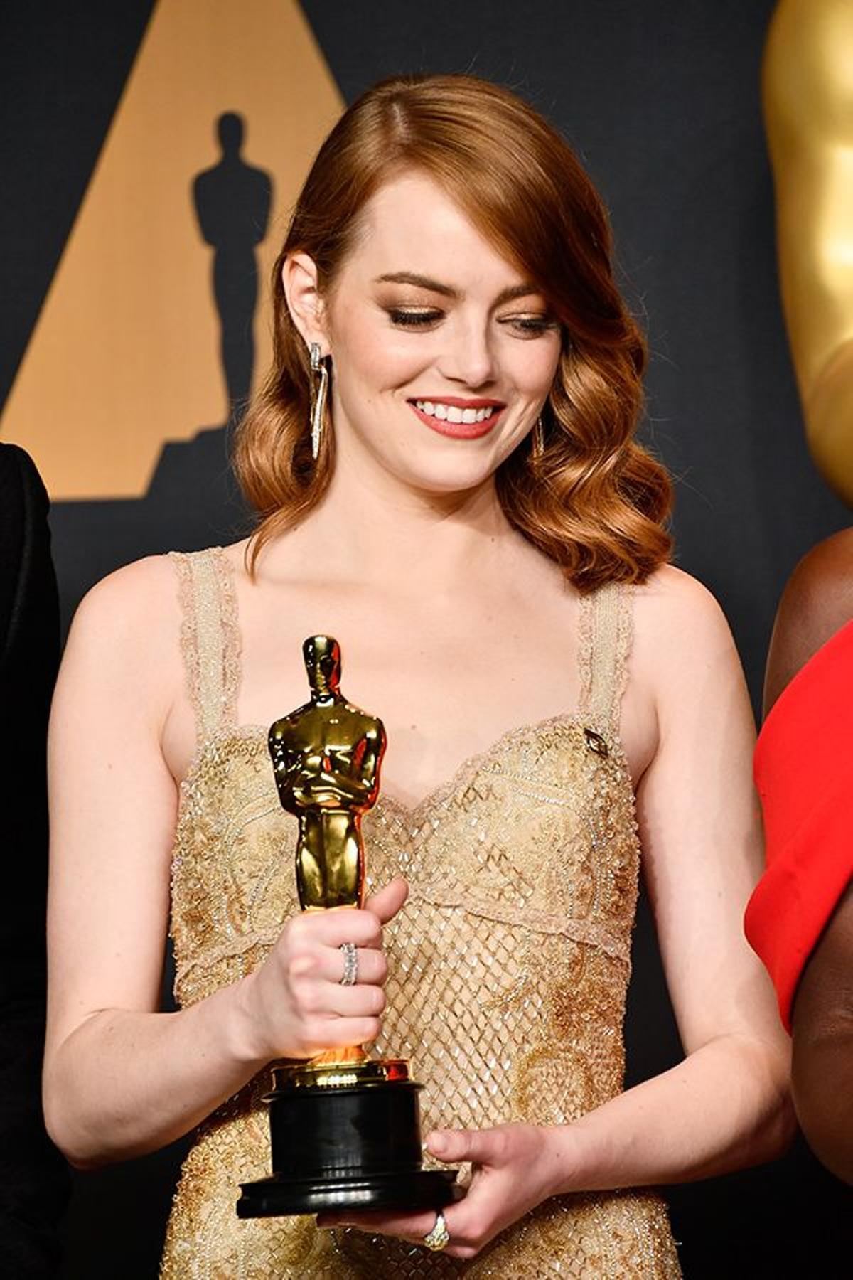 Emma Stone espectacular en los Premios Oscar 2017