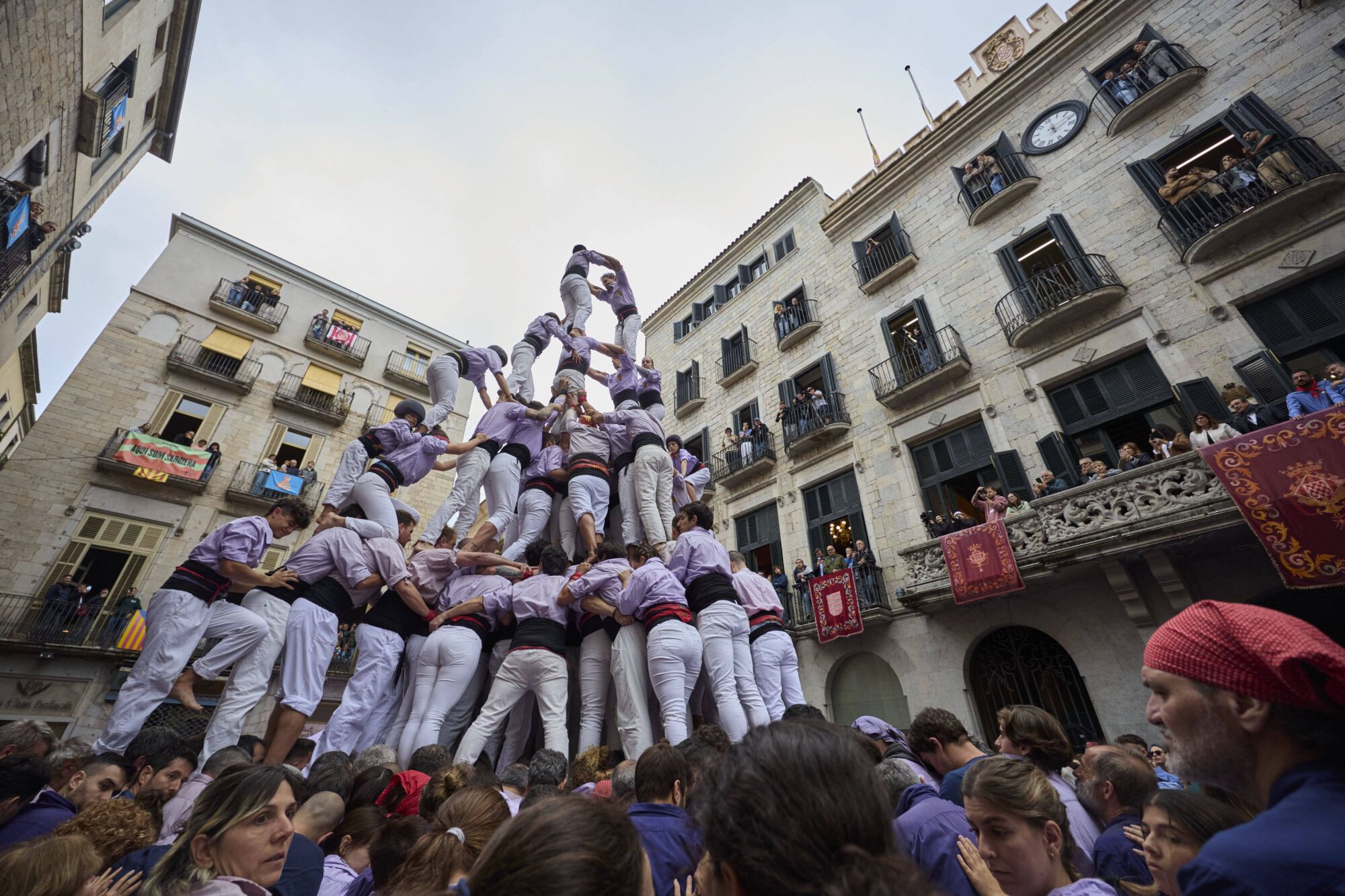 Diada Cartelera amb Els Marrecs de Salt, Capgrossos i Minyons de Terrassa a la plaça del Vi.