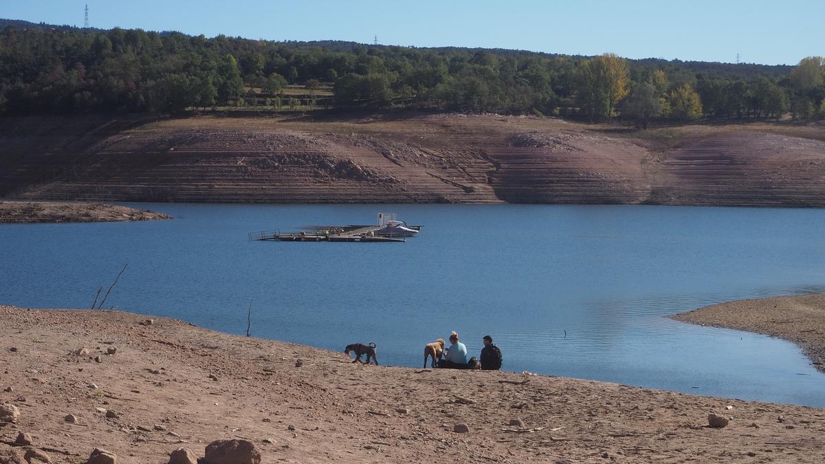 Turismo de sequía en el pantano de Sau