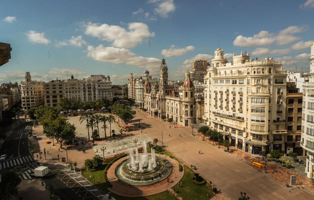 Así luce ya la plaza del Ayuntamiento tras la peatonalizacion