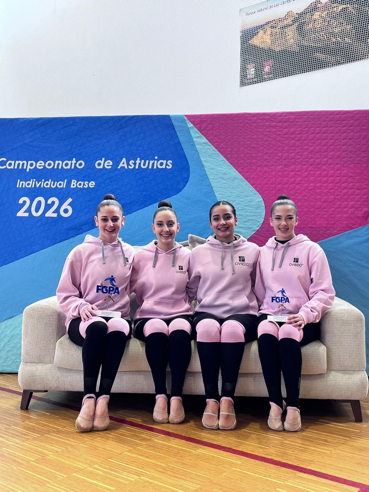 Equipo juvenil de gimnasia rítmica del club C. E. R. O., el más veterano de Oviedo en esa modalidad.