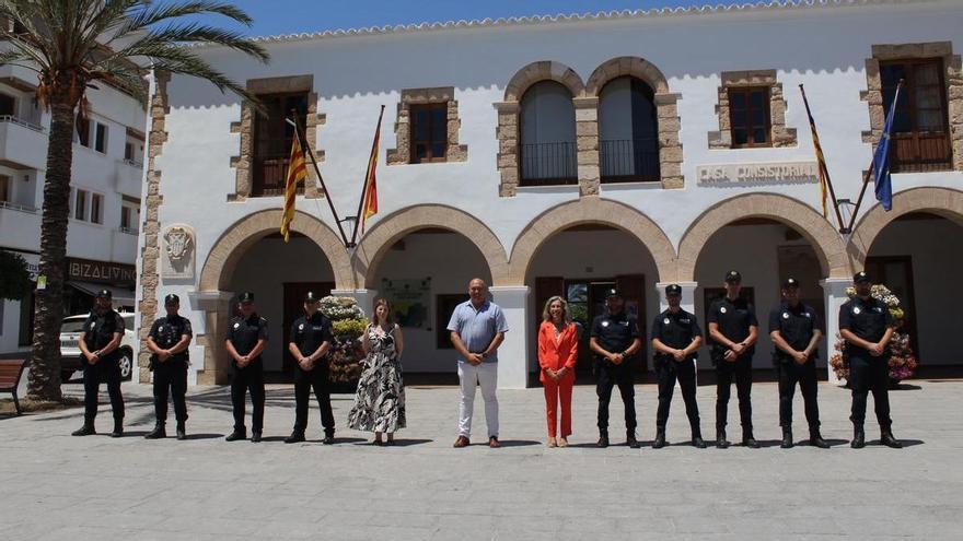 Cinco policías locales más para Santa Eulària