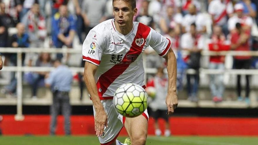 Diego Llorente, en un encuentro esta temporada con el Rayo Vallecano.