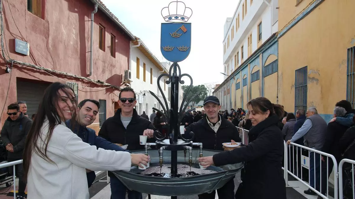 Burriana honra a Sant Blai con la multitudinaria Font del Vi