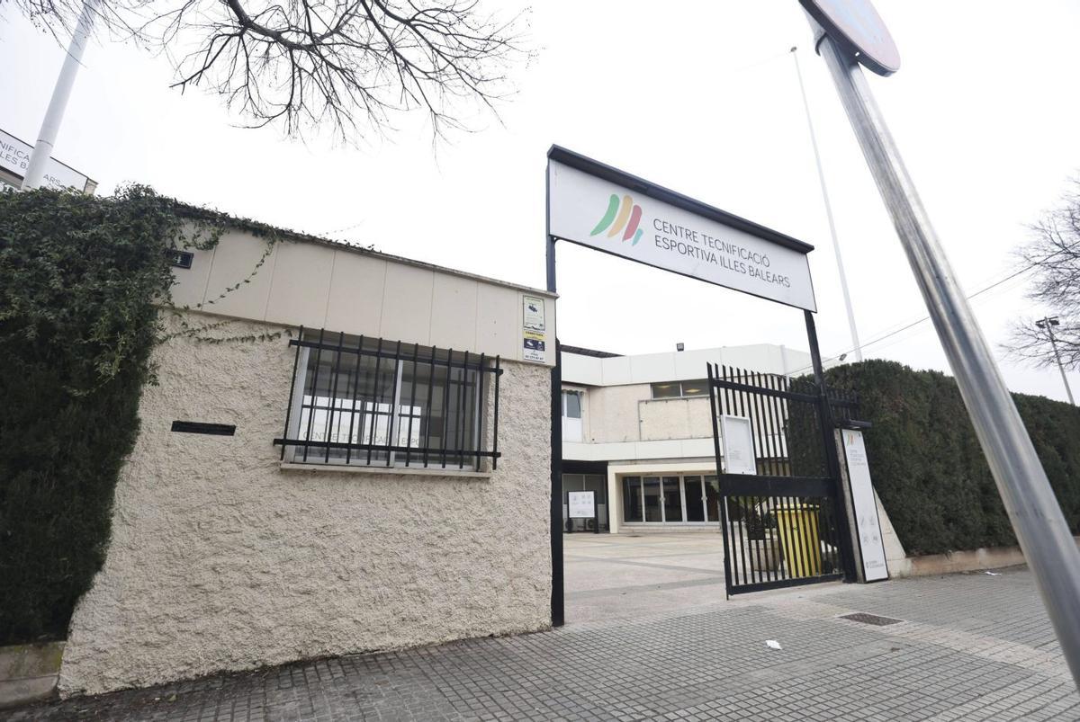 Exterior del Centro de Tecnificación, anteriormente conocido como Polideportivo Príncipes de España. | MANU MIELNIEZUK