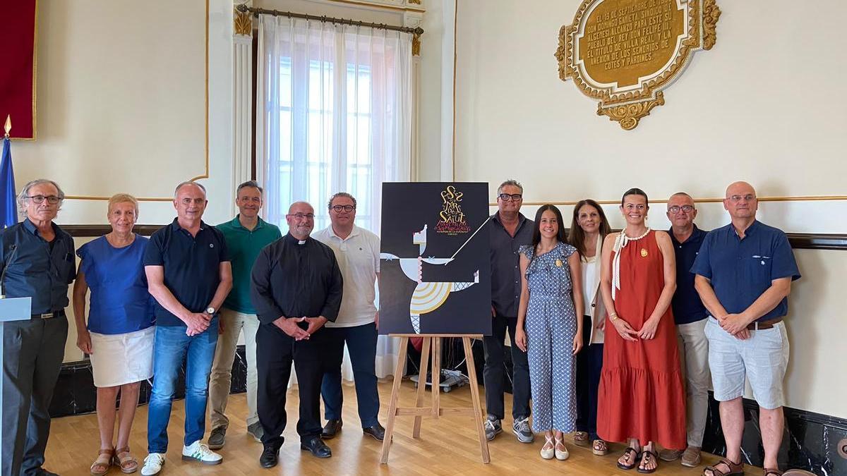 Representantes de la Festa y autoridades, al presentar el cartel ganador de concurso.