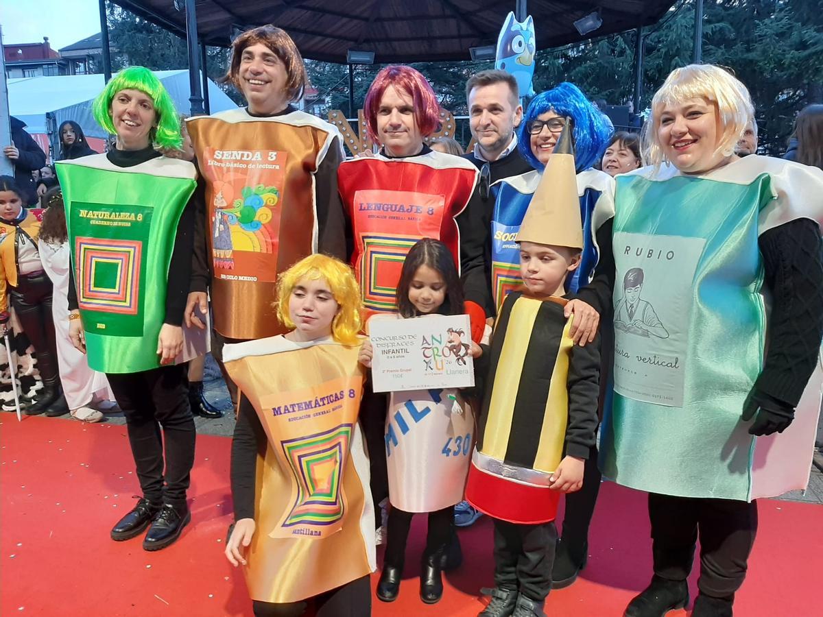 Llanera festeja un Antroxu infantil de récord Llanera festeja un Antroxu infantil de récord