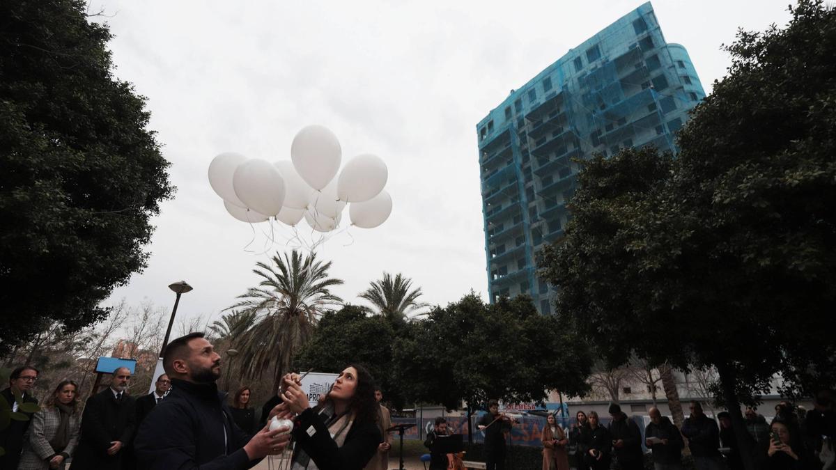 Homenaje a las víctimas del incendio de Campanar el pasado 22 de febrero.