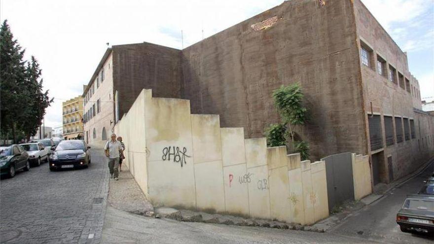 Solar anexo al museo romano que se destinará a la ampliación de las instalaciones.