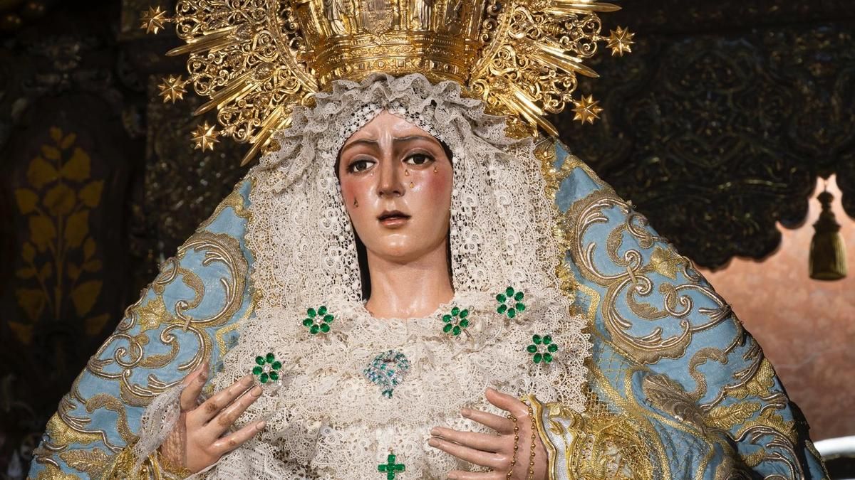 La Virgen de la Macarena, de vuelta en su camarín.
