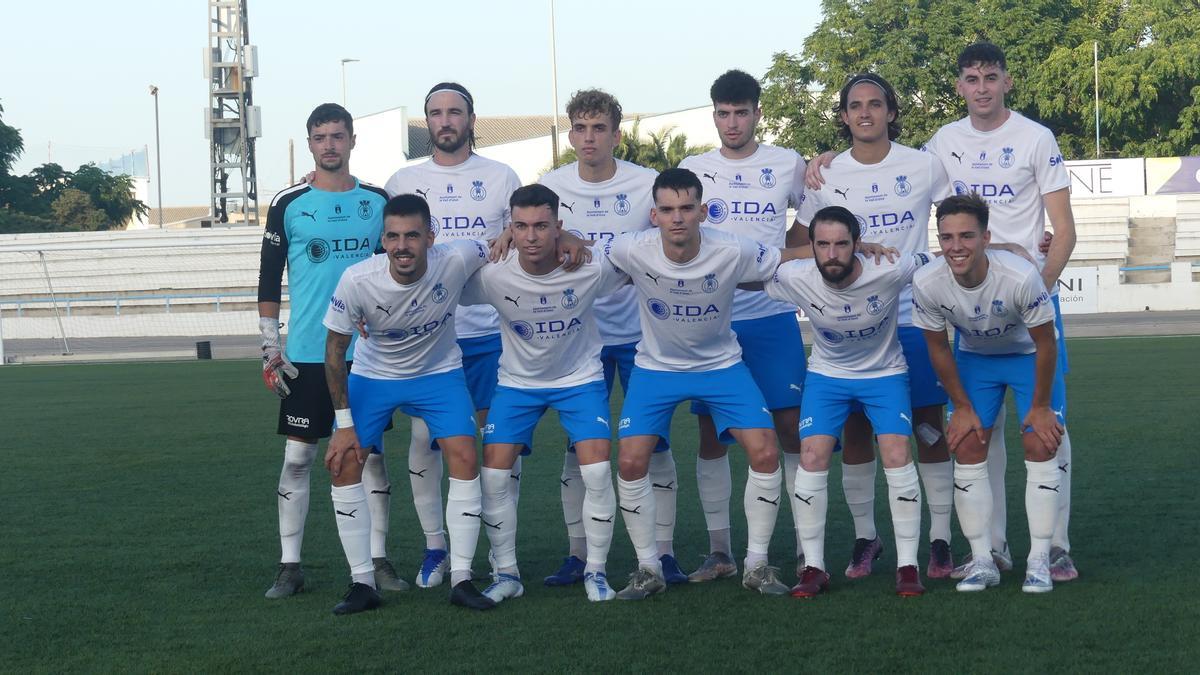 La UDE, actual campeón del Grupo I de Preferente, comenzó la temporada venciendo y marcando cinco goles en Cabanes.