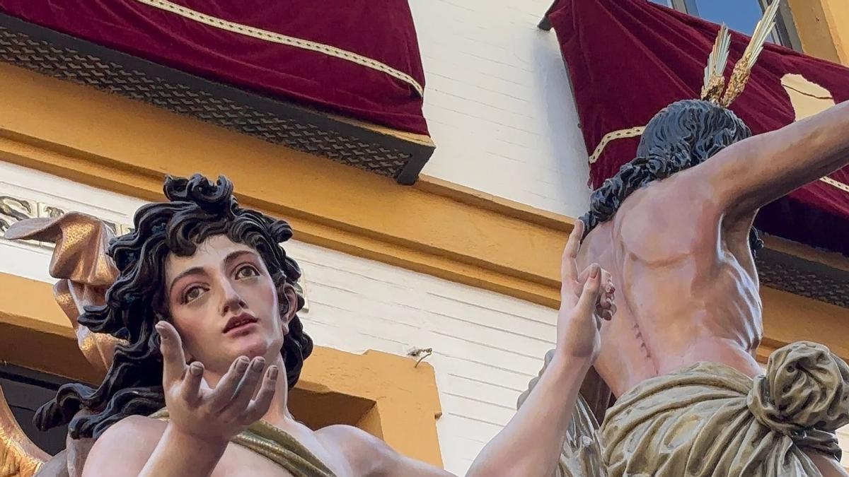 Vídeo | Las imágenes del Resucitado y de la Virgen de la Aurora de la hermandad de La Resurrección