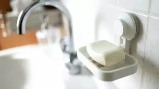 El truco de los profesionales para limpiar el baño en solo 3 minutos