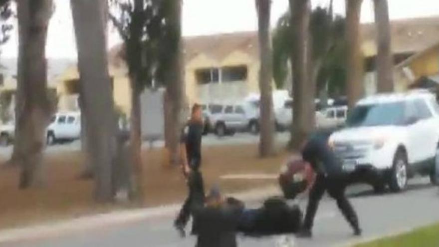 Polémico vídeo de la policía californiana golpeando a un hispano