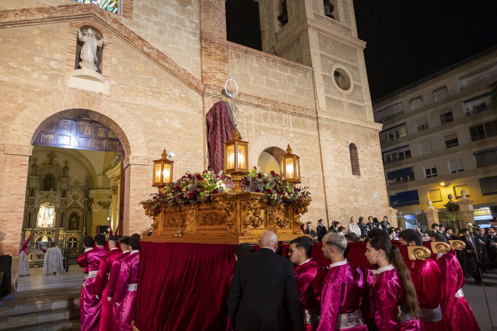 Aquí las imágenes de la Procesión de Lunes Santo en Torrevieja