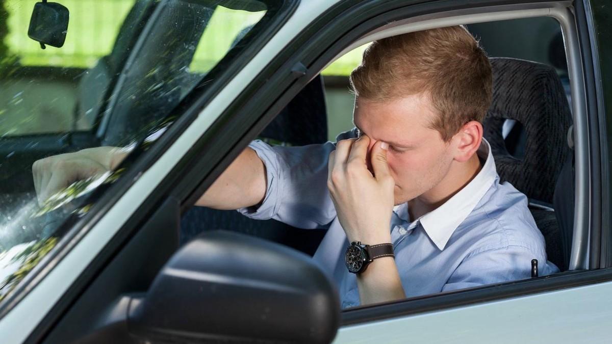 Consejos para evitar la fatiga al volante este verano