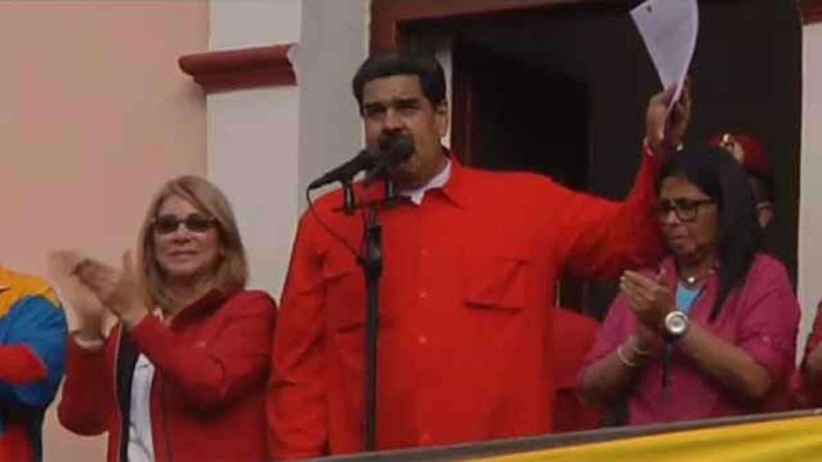 Maduro rompe relaciones diplomáticas con EEUU: "Basta de intervencionismo, aquí hay dignidad, carajo"