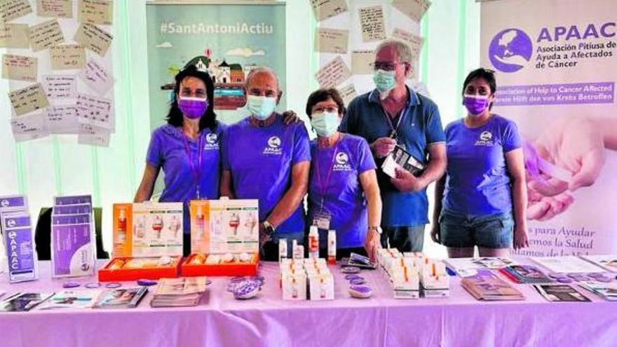 Puesto informativo con motivo del Día del Melanoma.