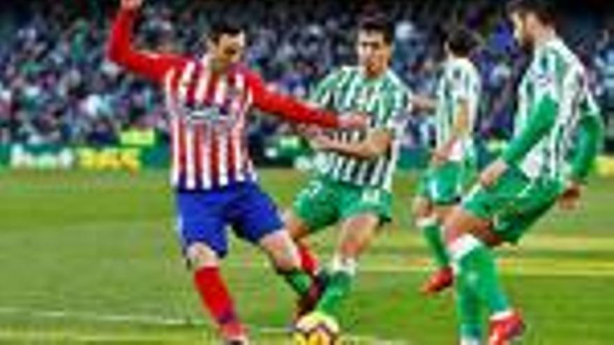 La jornada La derrota de l&#039;Atlètic al Benito Villamarín (1-0) fa més líder el Barça