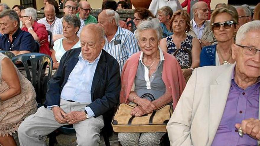 L&#039;expresident Pujol i la seva esposa, Marta Ferrusola, entre el públic