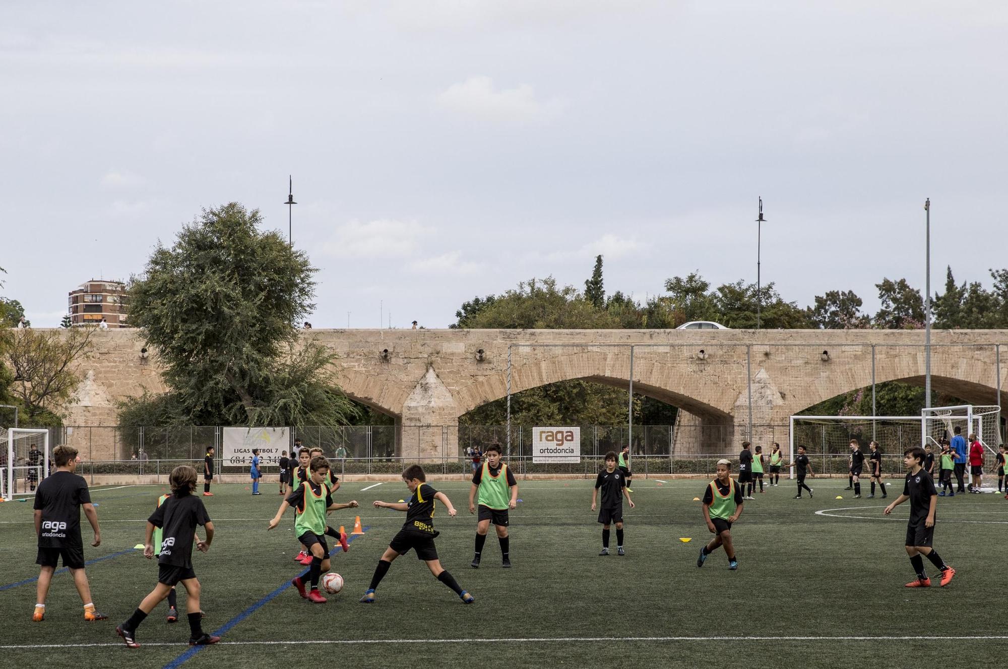 El futuro del deporte base, en el aire