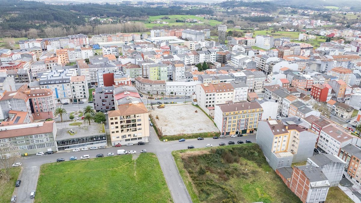 Solar no que se construirá o edificio de entidades sociais