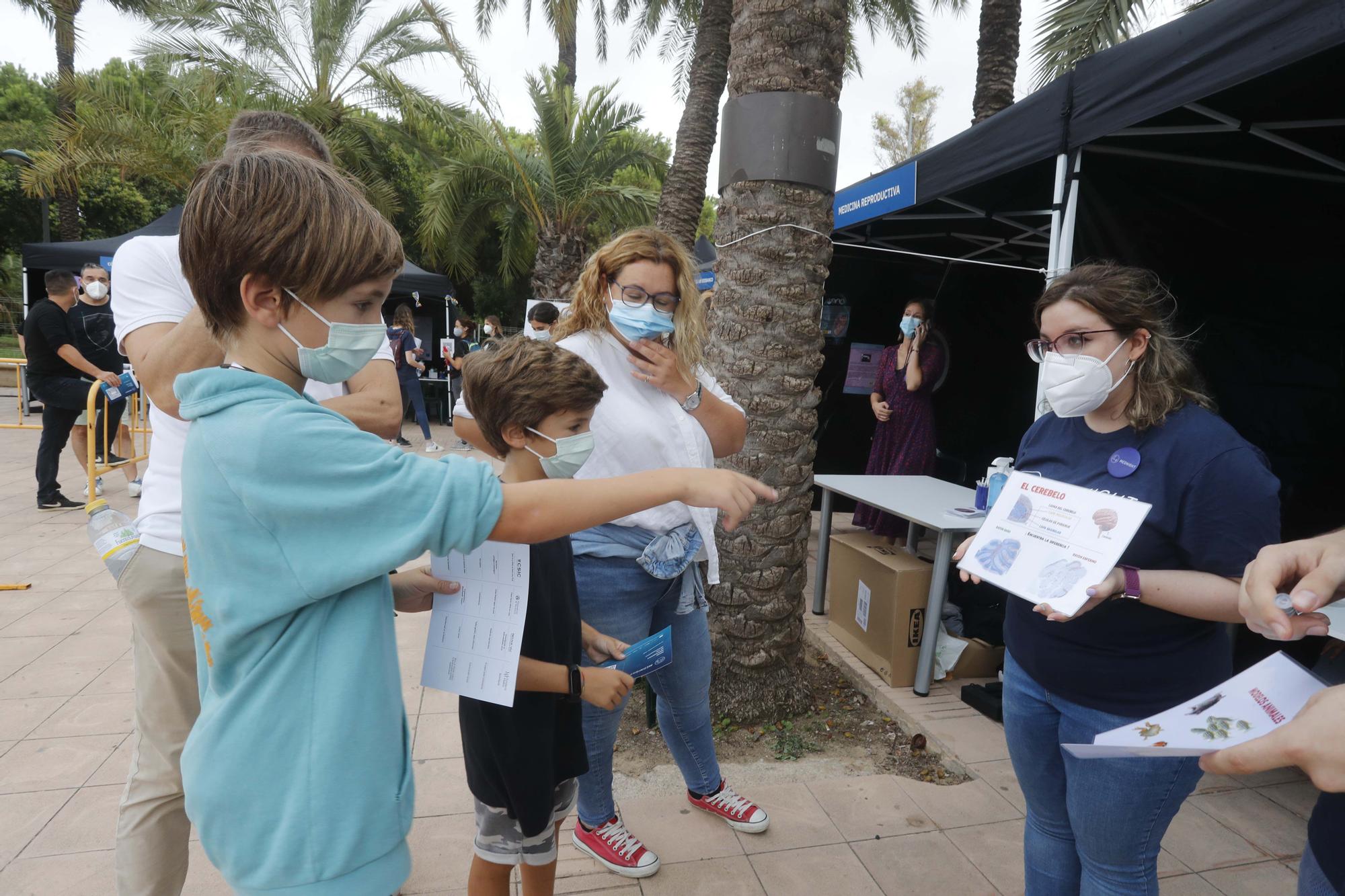 La ‘Nit Mediterrània de les Investigadores’ acerca la ciencia a los niños