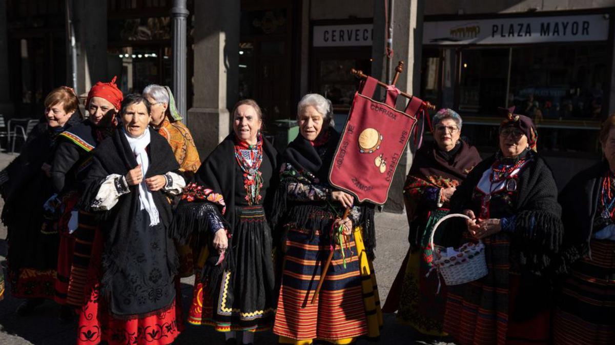 Las águedas de San Lorenzo toman la calle