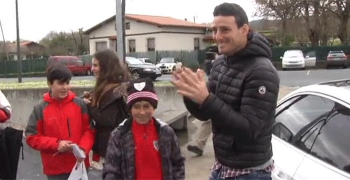 Aduriz celebra su cumpleaños con el cariño de los aficionados